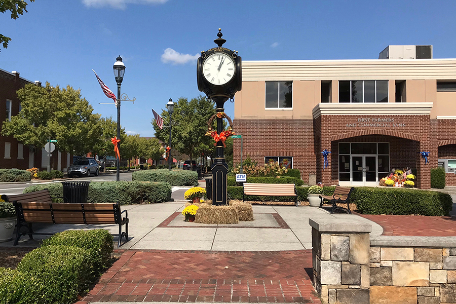 Picture of downtown Pikeville, Tennessee